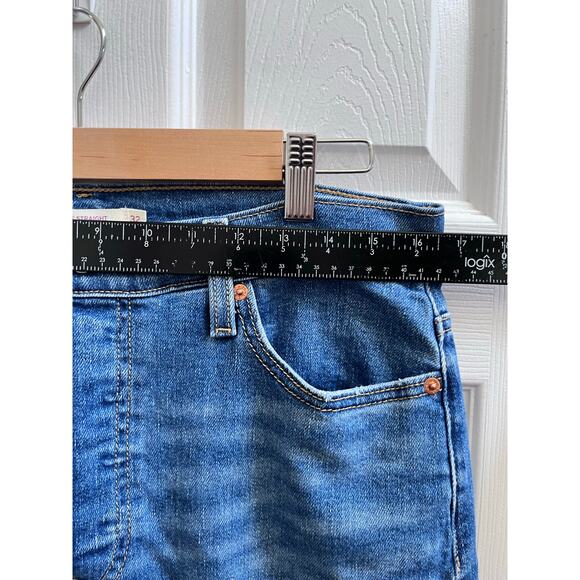 Levi’s Wedgie Straight Button Fly Busted Knee Jeans Size 32x27 Style 349640151 - Picture 5 of 10